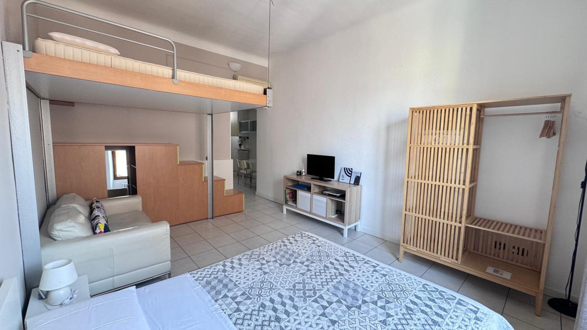 Sawasdee 37 Apartment Monza Exterior photo
